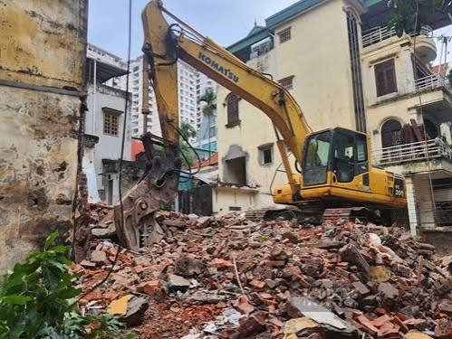 Bán nhà măt ngõ 381 nguyễn khang DT 46m2 xây 5 tầng, mt 5 giá 21,8 tỷ 16020150