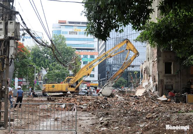 Bán nhà măt ngõ 381 nguyễn khang DT 46m2 xây 5 tầng, mt 5 giá 21,8 tỷ 16020150