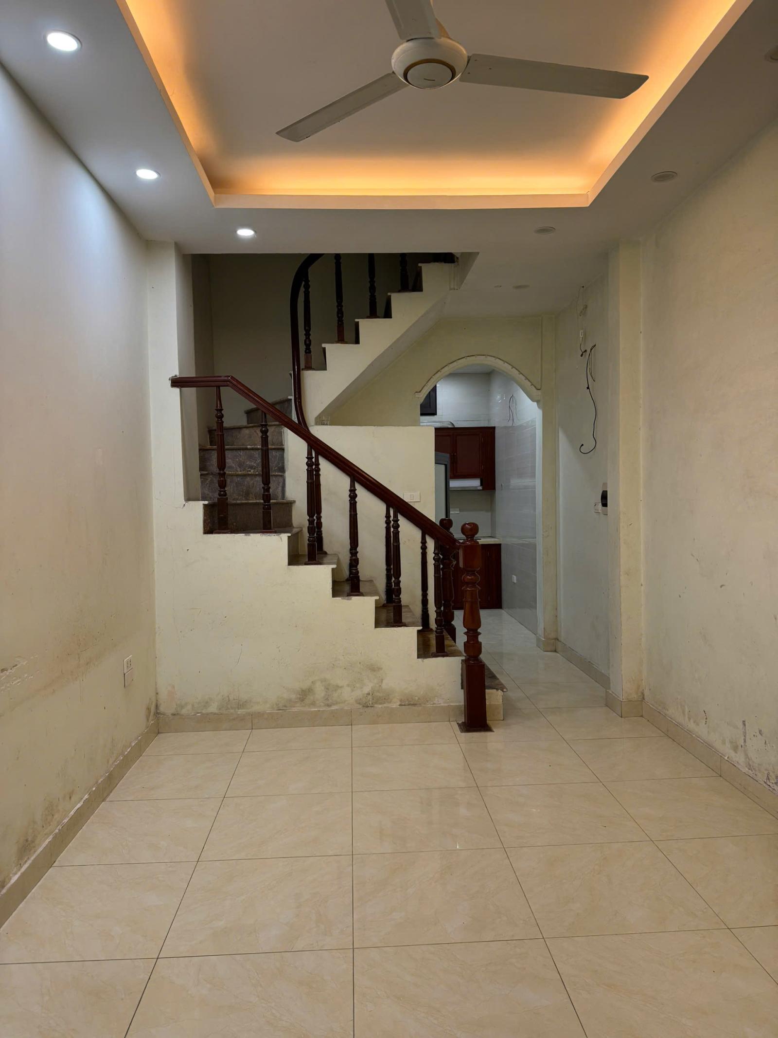 Chính chủ cho thuê nhà số nhà 51 ngõ 115 phố Núi Trúc, Ba Đình, Hà Nội 16020239