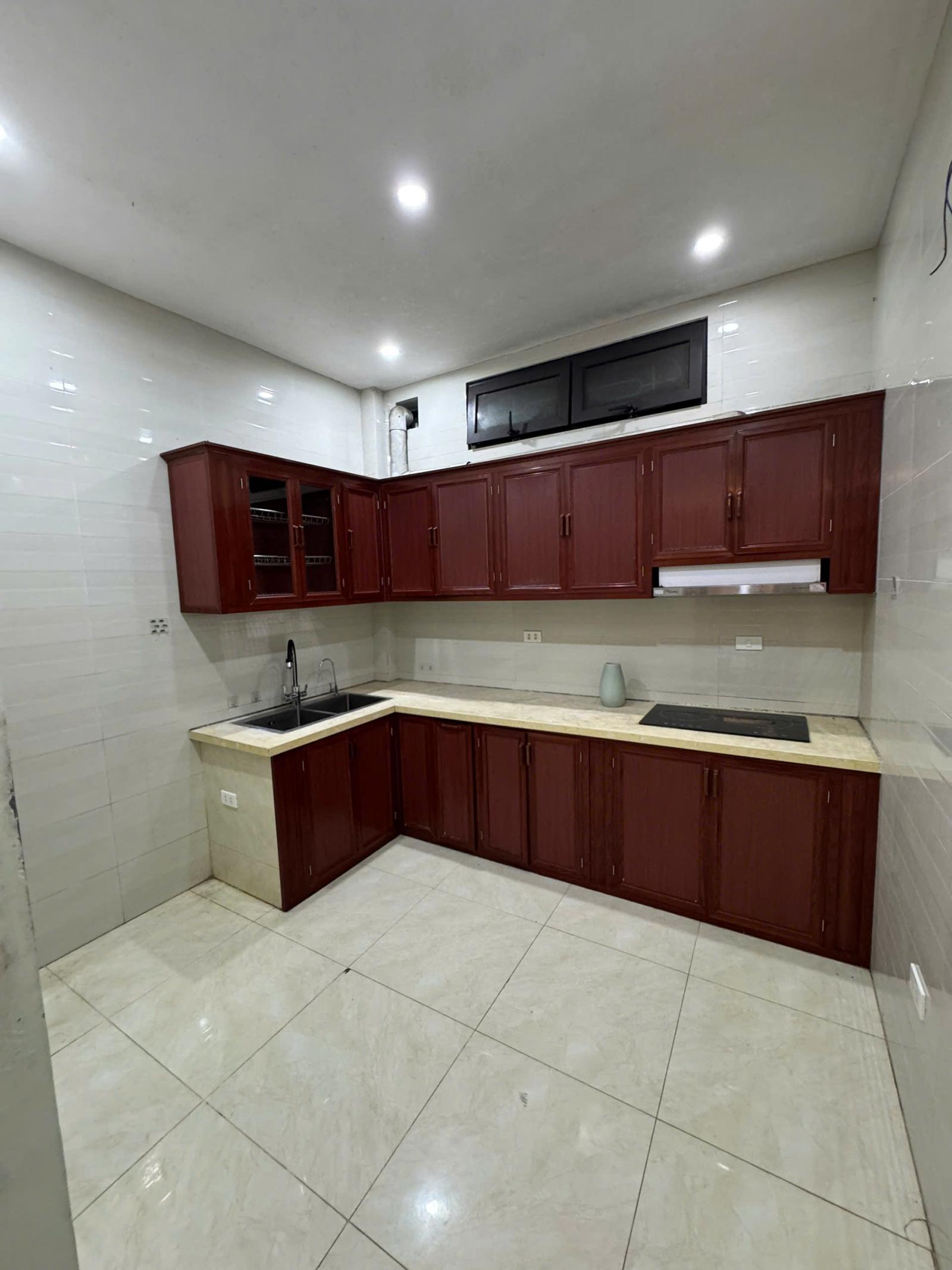 Chính chủ cho thuê nhà số nhà 51 ngõ 115 phố Núi Trúc, Ba Đình, Hà Nội 16020239