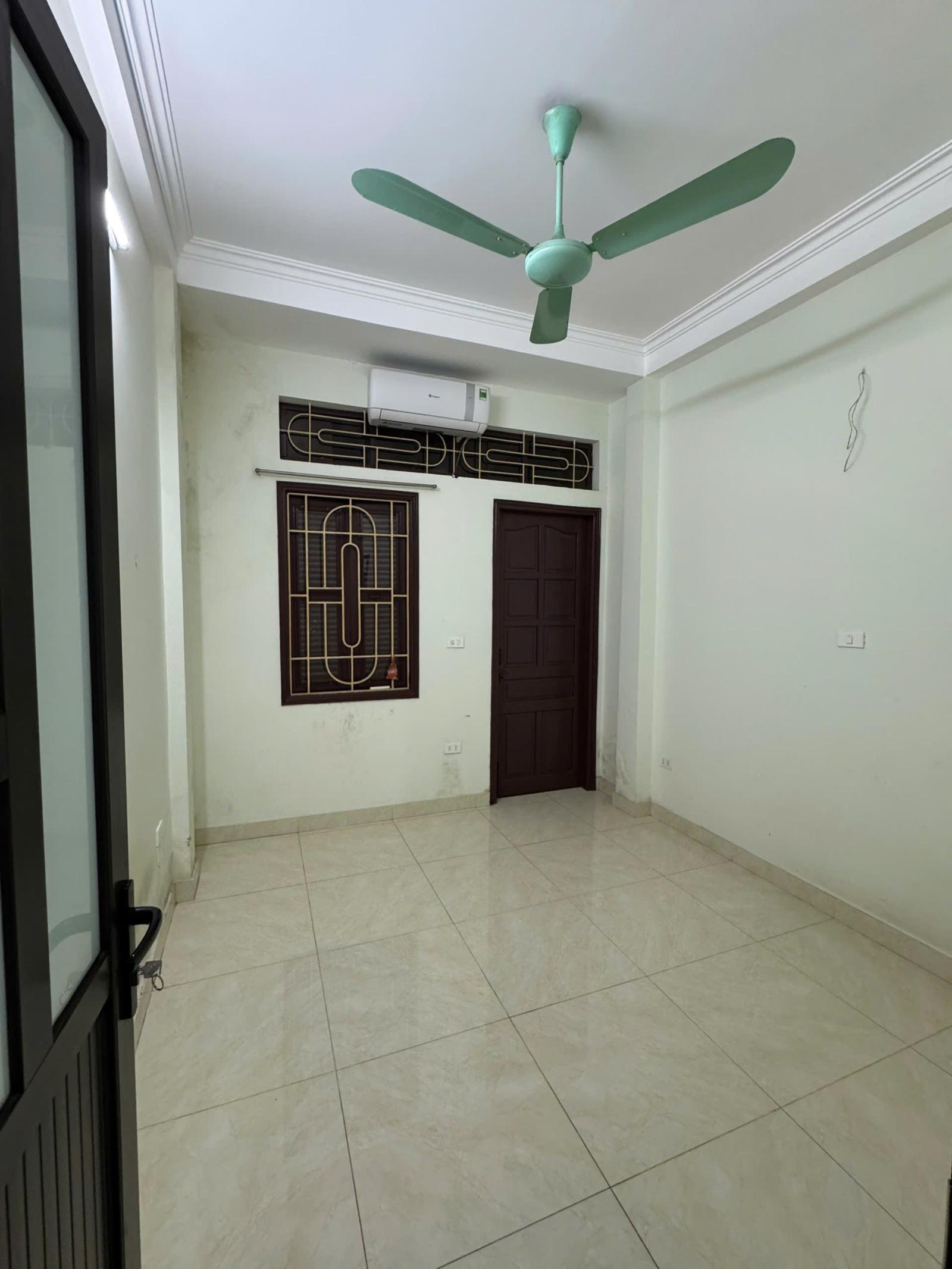 Chính chủ cho thuê nhà số nhà 51 ngõ 115 phố Núi Trúc, Ba Đình, Hà Nội 16020239