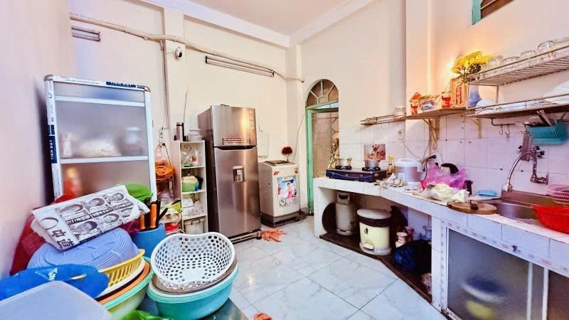 Bán Nhà Mặt tiền Trương Đăng Quế - gần Phạm Văn ĐỒng, 10,8x14m, 4 Tầng, 7PN, 13,9 Tỷ. 16020327