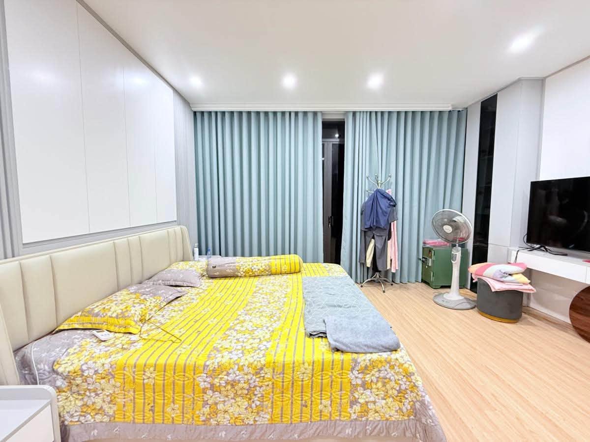 Bán nhà mặt phố Dương Văn Bé, 70m2, 8 tầng thang máy, mặt tiền 6m, 46 tỉ, kinh doanh đỉnh 16020399