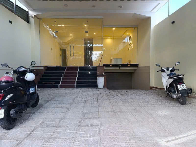 CHO THUÊ TÒA NHÀ 6 TẦNG (8X30) MẶT TIỀN NGUYỄN THỊ BÚP – Q12 16020433