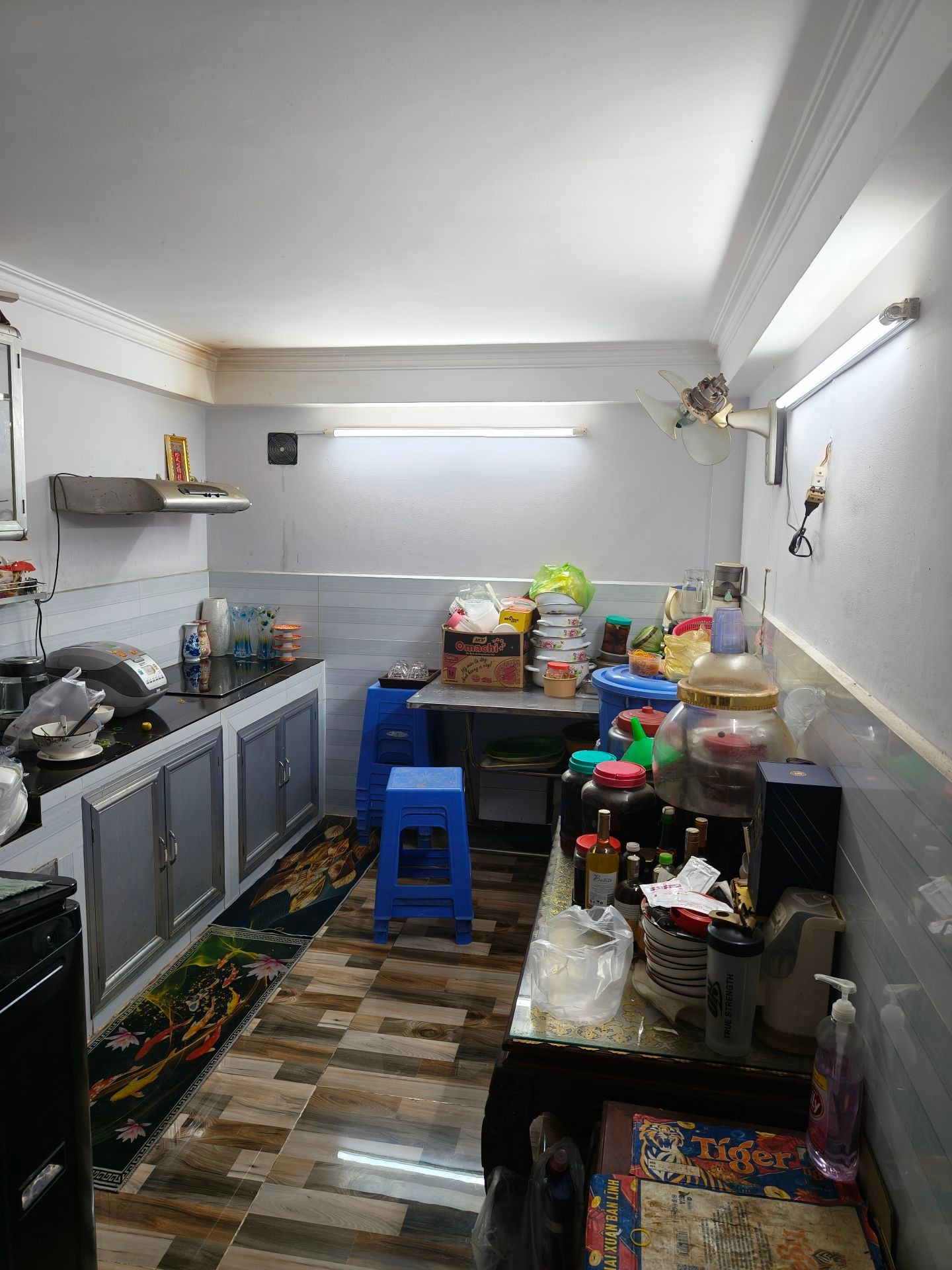 Bán nhà 3 tầng, Quận 7, hẻm xe hơi, gần Nguyễn Văn Quỳ, 3 x 17, nhỉnh 4 tỷ. 16020442