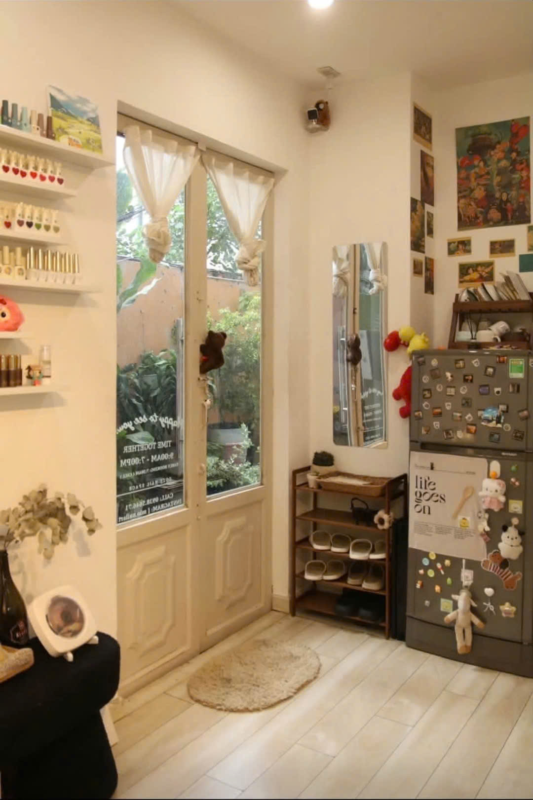 Vì mình chuyển nơi sinh sống  CẦN SANG NHƯỢNG TIỆM NAIL & GỘI ĐẦU – TRUNG TÂM QUẬN 1 ngay kế bên 16020488