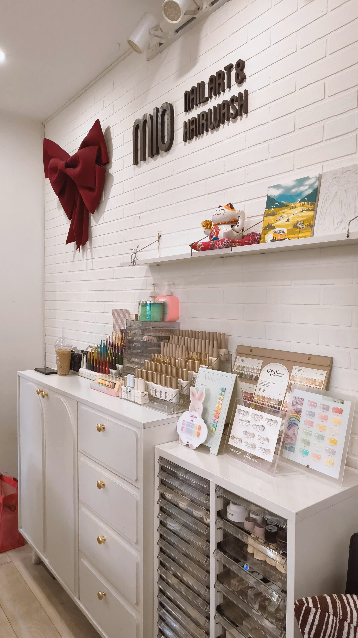 Vì mình chuyển nơi sinh sống  CẦN SANG NHƯỢNG TIỆM NAIL & GỘI ĐẦU – TRUNG TÂM QUẬN 1 ngay kế bên 16020488