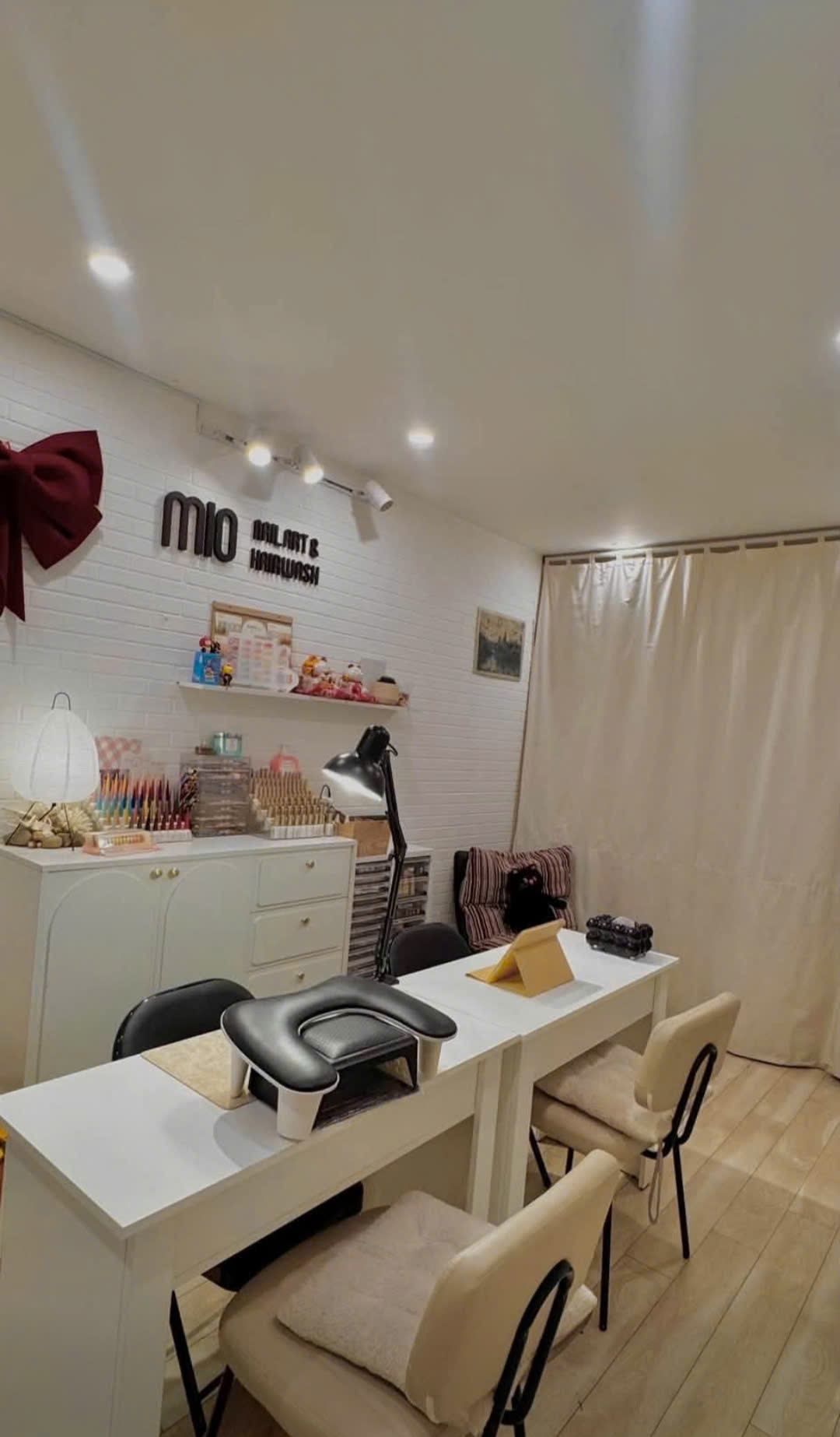 Vì mình chuyển nơi sinh sống  CẦN SANG NHƯỢNG TIỆM NAIL & GỘI ĐẦU – TRUNG TÂM QUẬN 1 ngay kế bên 16020488