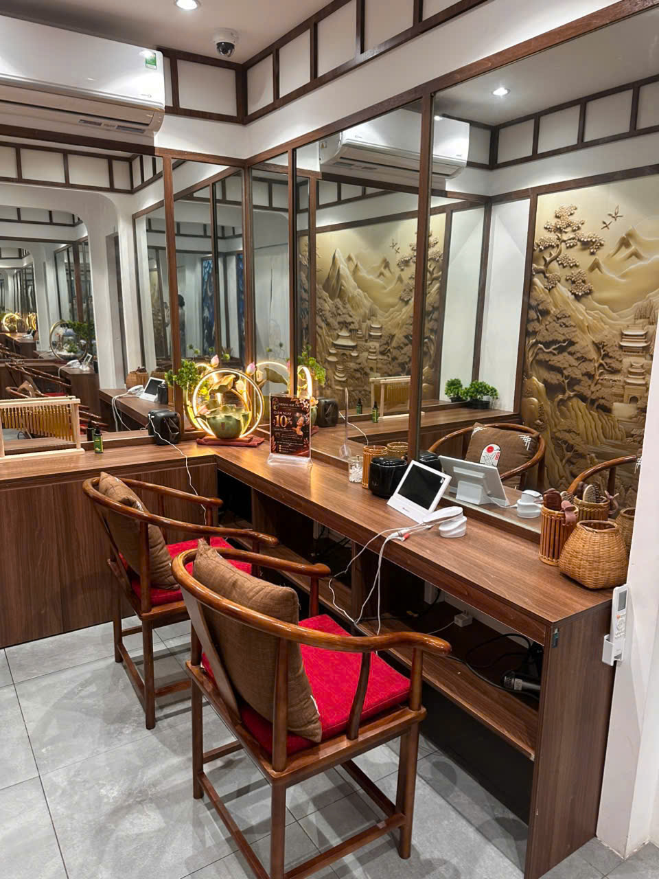 SANG NHƯỢNG CƠ SỞ SPA DƯỠNG SINH Địa chỉ: 198 Nguyễn Tri Phương, P. Vườn Lài, Q.10, TP.HCM Không 16020495