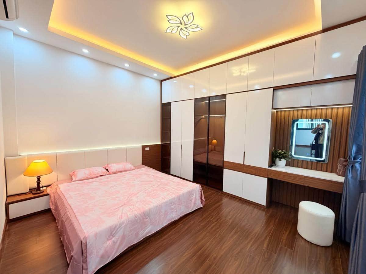 Bán nhà Lê Đại Hành, 65m2, 5 tầng thang máy, mặt tiền 10m, nhỉnh 24 tỷ, dòng tiền 70tr/tháng 16020639