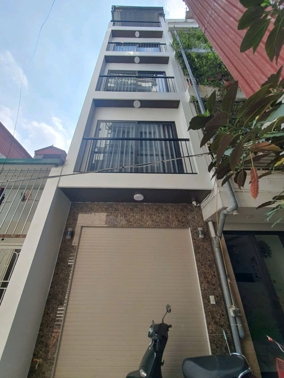 Bán nhà Sài Đồng,Long Biên 5 tầng,30m gần oto nhỉnh 6 tỷ  16020748
