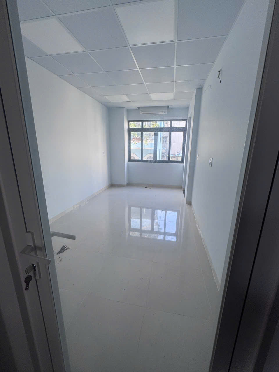 CHO THUÊ VĂN PHÒNG CAO CẤP - 2 MẶT TIỀN ĐẮC ĐỊA CÁCH GA T3 TÂN SƠN NHẤT 1 KM. 16020787