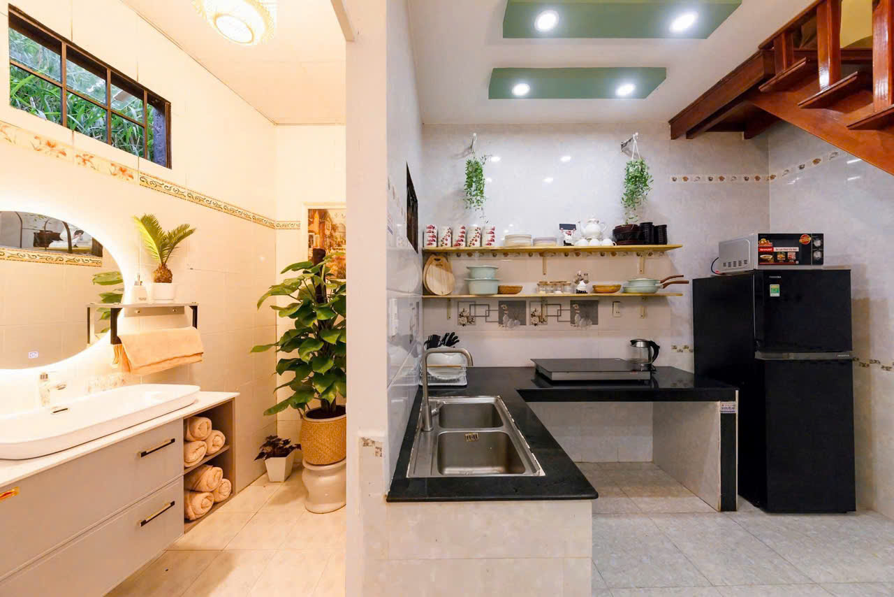 Cho thuê nhà nguyên căn 3 phòng ngủ full nội thất tiện nghi giá 15 triệu đường Triệu Việt Vương Đà 16020791