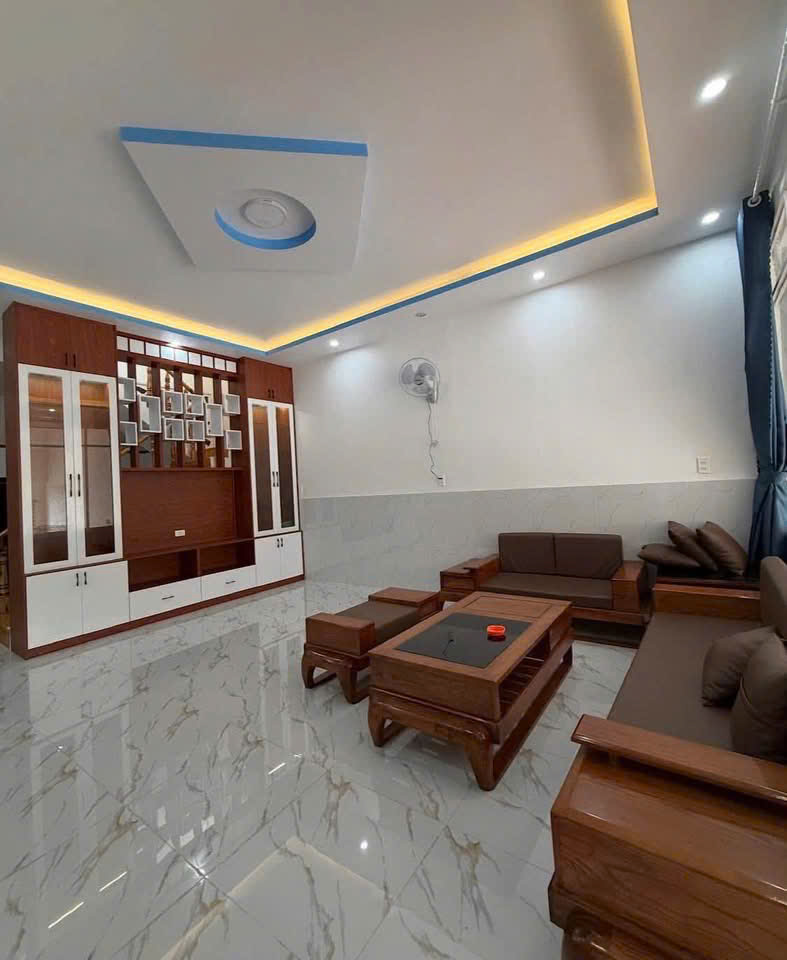 Cho thuê nhà nguyên căn 4 phòng ngủ full nội thất có sân đậu ô tô giá 8 triệu đường Đăng Gia Lạc 16020794