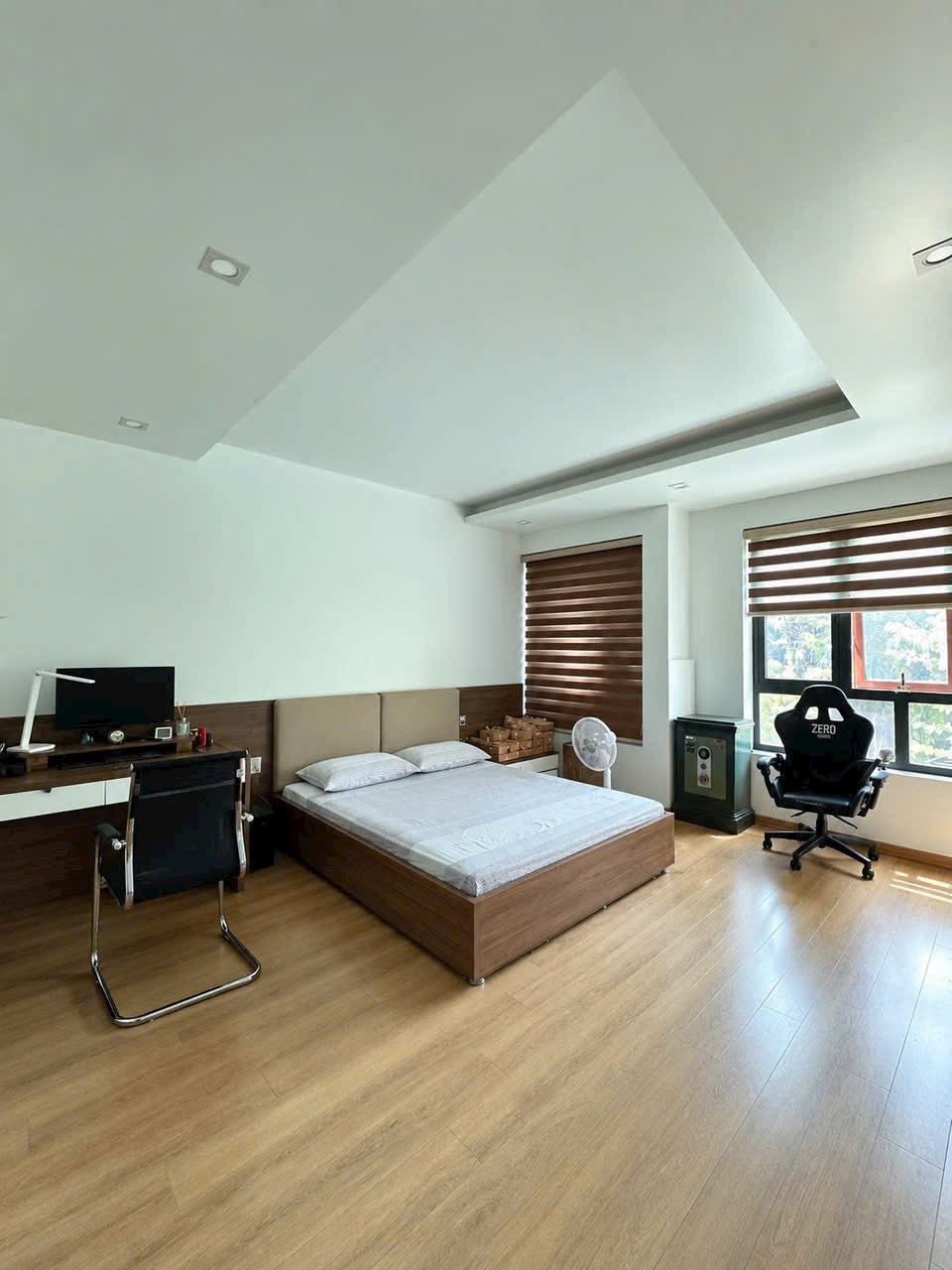 Bán nhà 4 tầng mặt đường đôi 22m Ecopark, ph Hải Tân, TP HD, 95m2, mt 5m, full nội thất 16020841