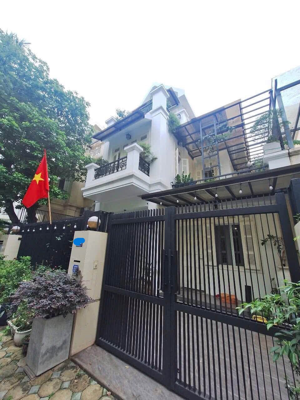 BIỆT THỰ,KHU T, CIPUTRA, TÂY HỒ-VỈA HÈ-KD-Ô TÔ: 180M X4T, MT 9M, GIÁ 69 TỶ. 16020876