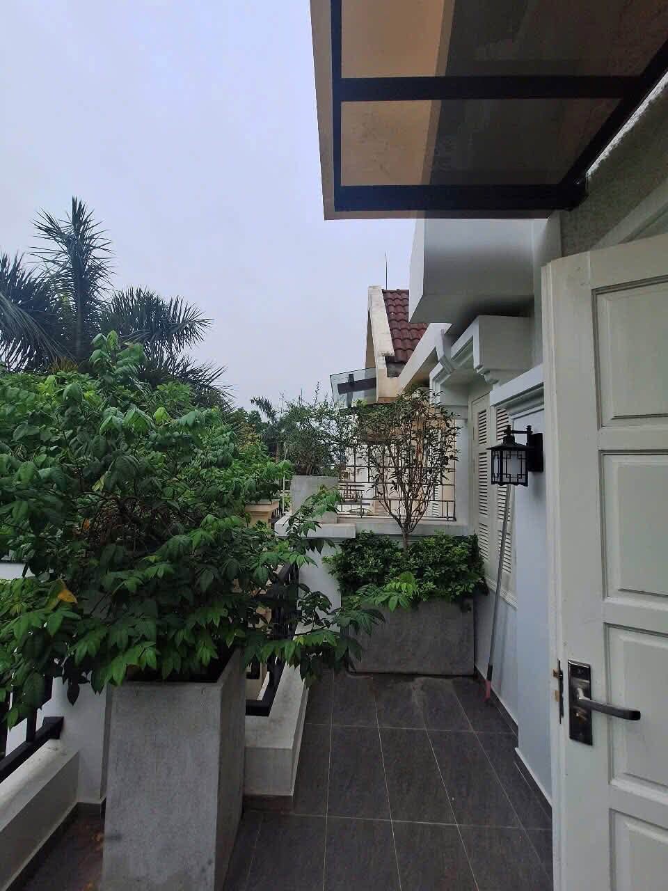 BIỆT THỰ,KHU T, CIPUTRA, TÂY HỒ-VỈA HÈ-KD-Ô TÔ: 180M X4T, MT 9M, GIÁ 69 TỶ. 16020876