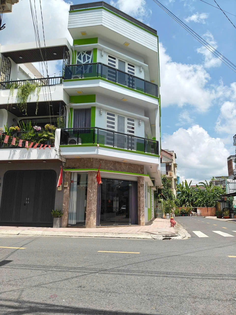 Bán căn góc MT khu Tên Lửa Bình Tân 4 tầng siêu đẹp 16020913