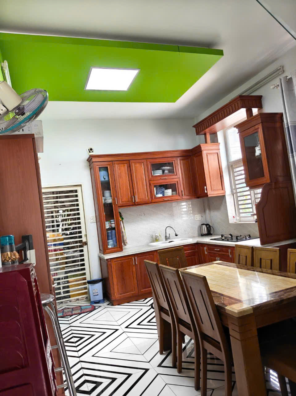 Bán căn góc MT khu Tên Lửa Bình Tân 4 tầng siêu đẹp 16020913