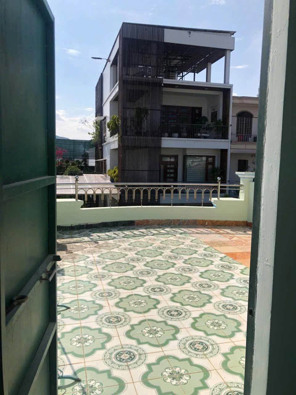 BÀN NHÀ 2 TẦNG ĐƯỜNG Ô TÔ P.BẮC NHA TRANG 16020957