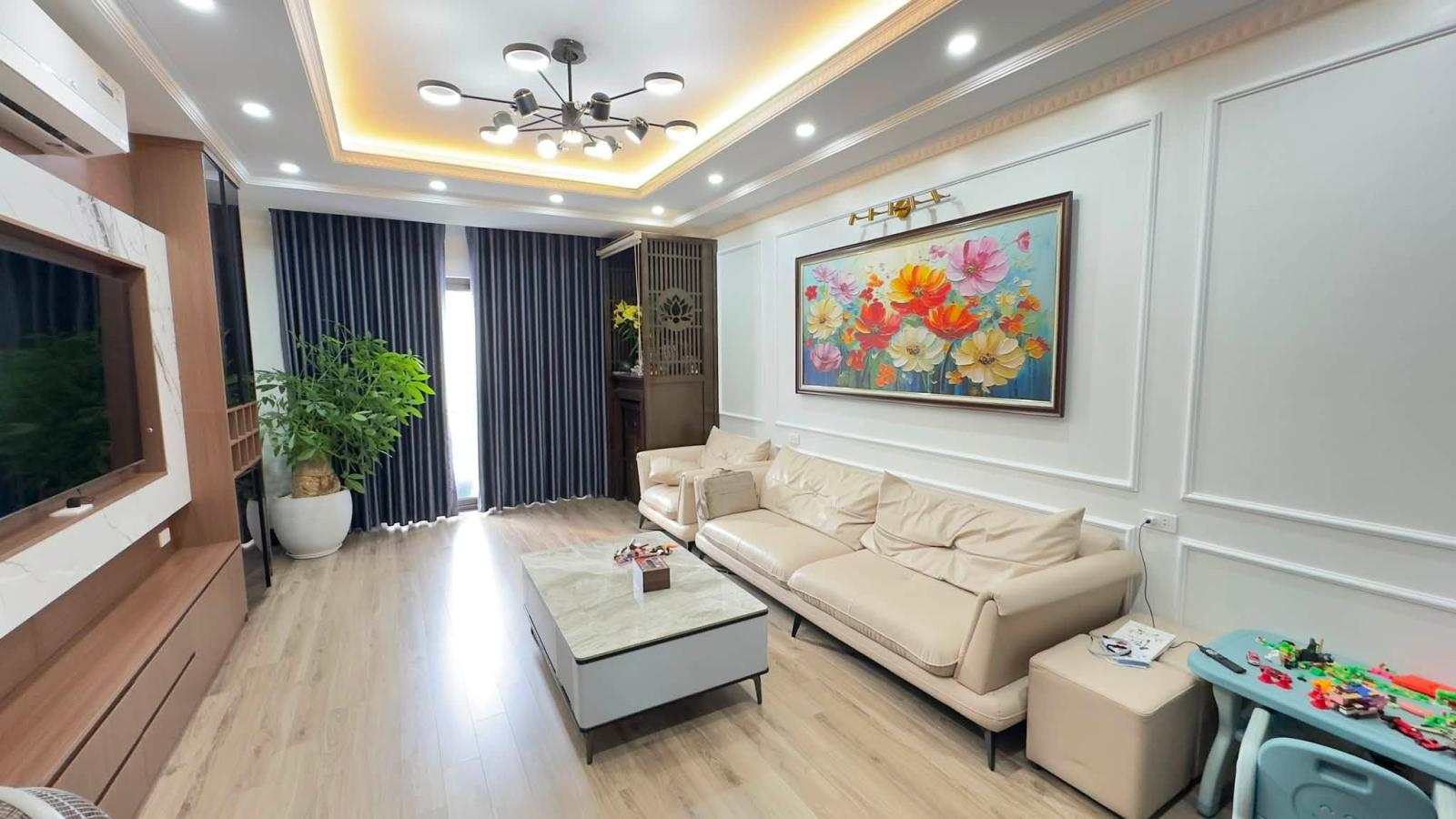 Bán nhà phố Lò Đúc, 74m2, 5 tầng, mặt tiền 4m, 16.5 tỉ, nhà đẹp ở luôn, ngõ ba gác tránh xe máy 16021028