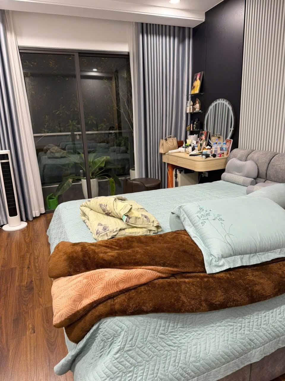 Bán nhà phố Cảm Hội, 74m2, 5 tầng, mặt tiền 4m, 16.5 tỉ, nhà đẹp ở luôn, ngõ ba gác tránh xe máy 16021034