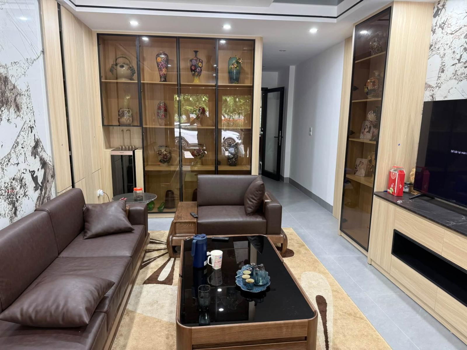Bán nhà phố Cảm Hội, 74m2, 5 tầng, mặt tiền 4m, 16.5 tỉ, nhà đẹp ở luôn, ngõ ba gác tránh xe máy 16021034