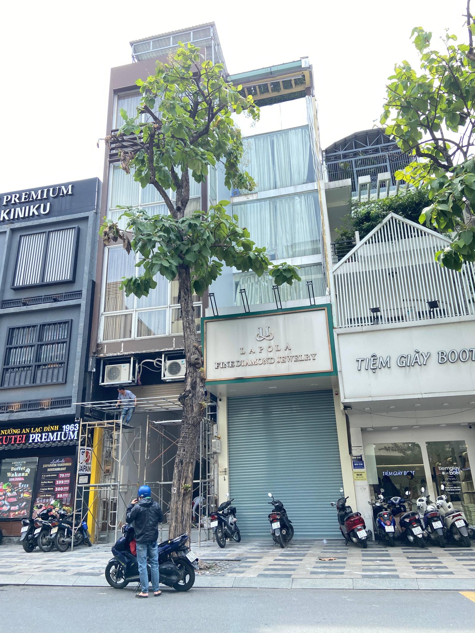 Bán Nhà Mặt Tiền Đường Nguyễn Trãi Quận 1.KC:6 Tầng.Giá 62 tỷ 16021041