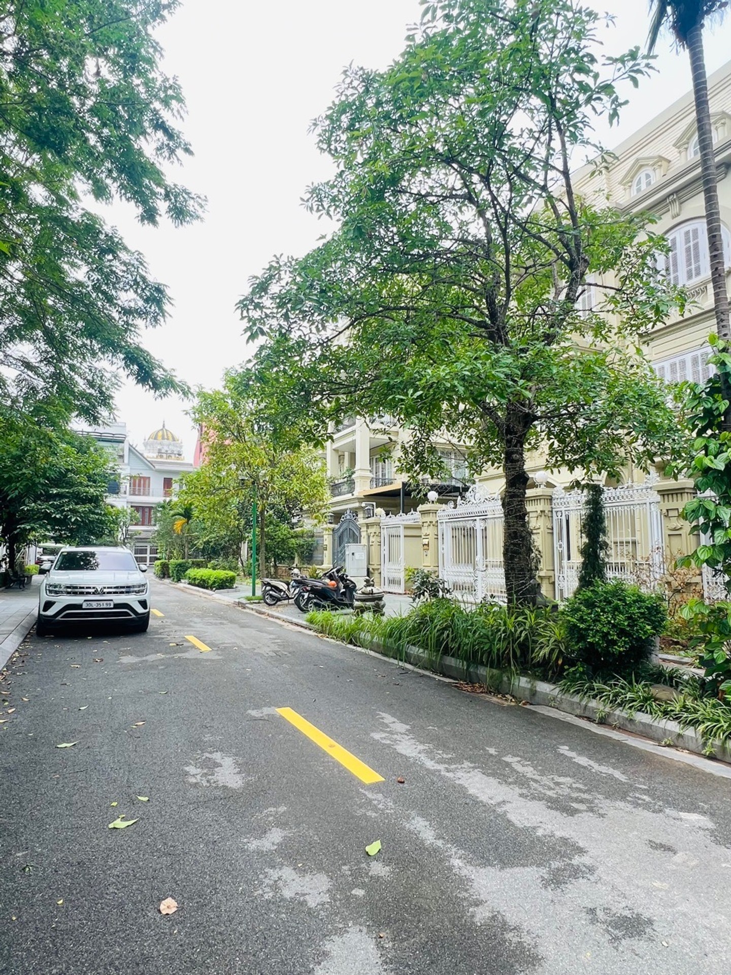 biệt thự Việt Hưng 79 tỷ 240m mặt tiền 15m,dân trí cao 16021085