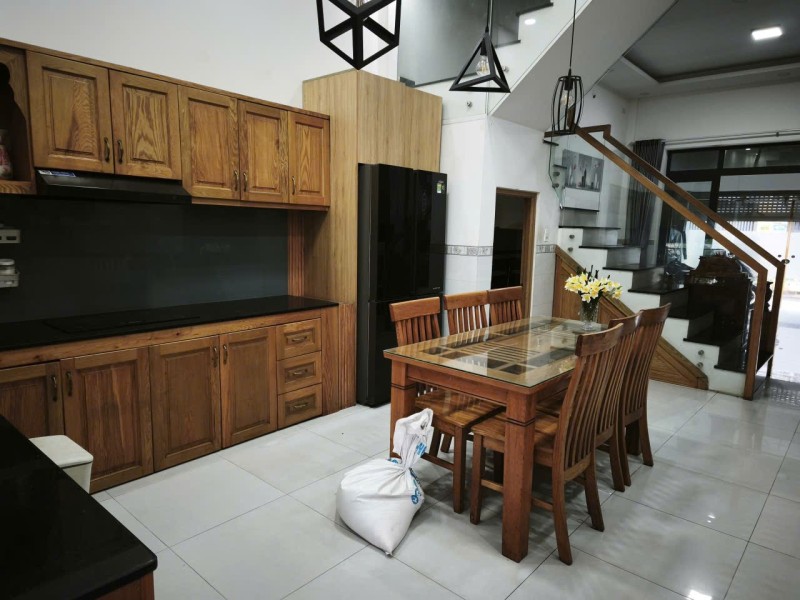 Bán nhà 3 tầng đường Số 11, Linh Xuân, Thủ Đức, TP HCM. DT 65m2, giá 6,88  tỷ, sổ hồng riêng. 16021328