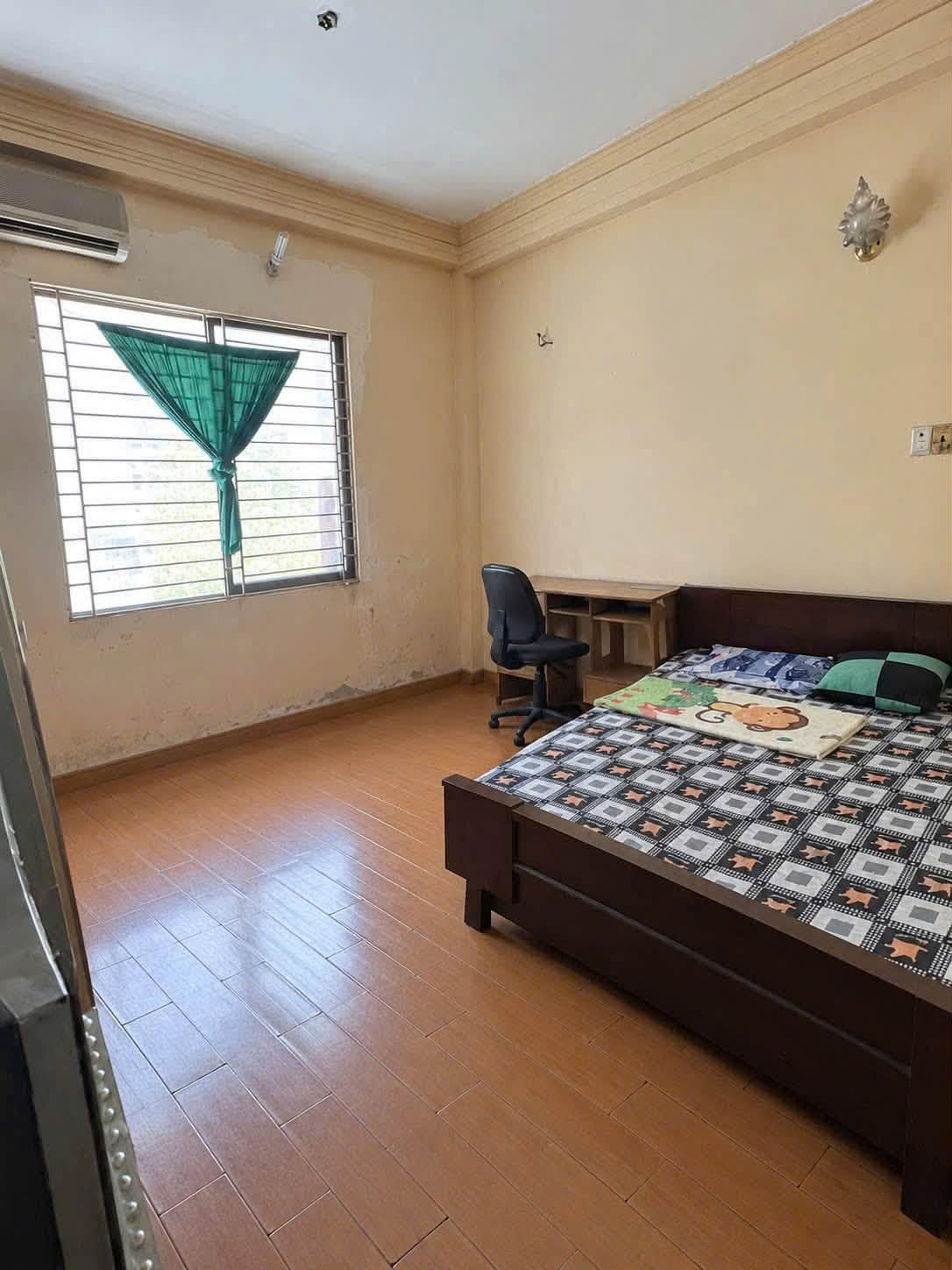 Bán nhà Mặt tiền  Nguyễn Minh Hoàng - gần Cộng Hòa, khu K300, 4x20m, 4 Tầng, chỉ 14,3 Tỷ. 16021384