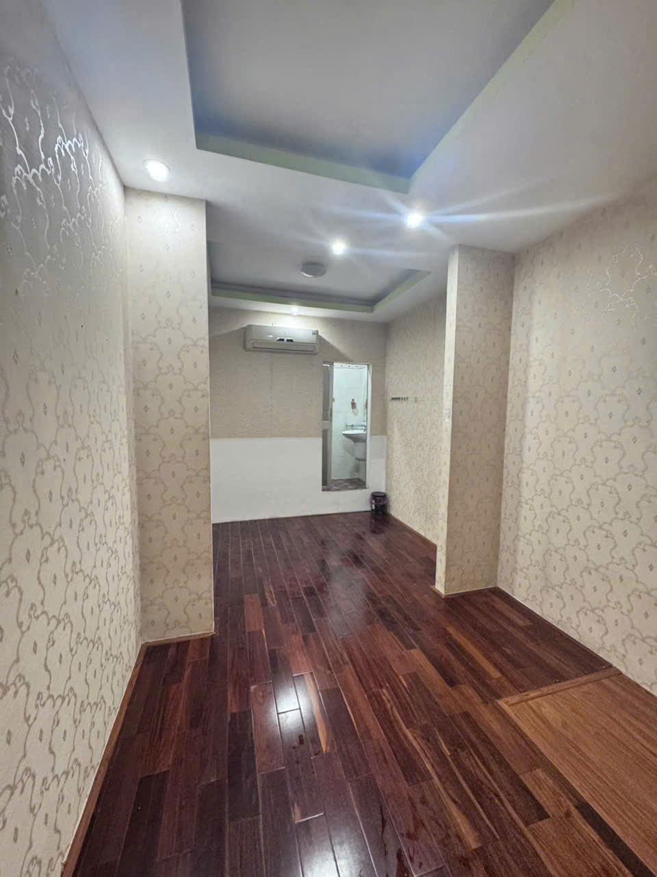 Nhà Thuê Quận 3 - Cách Mạng Tháng Tám - 52M - 2PN - 12 Triệu 16021400