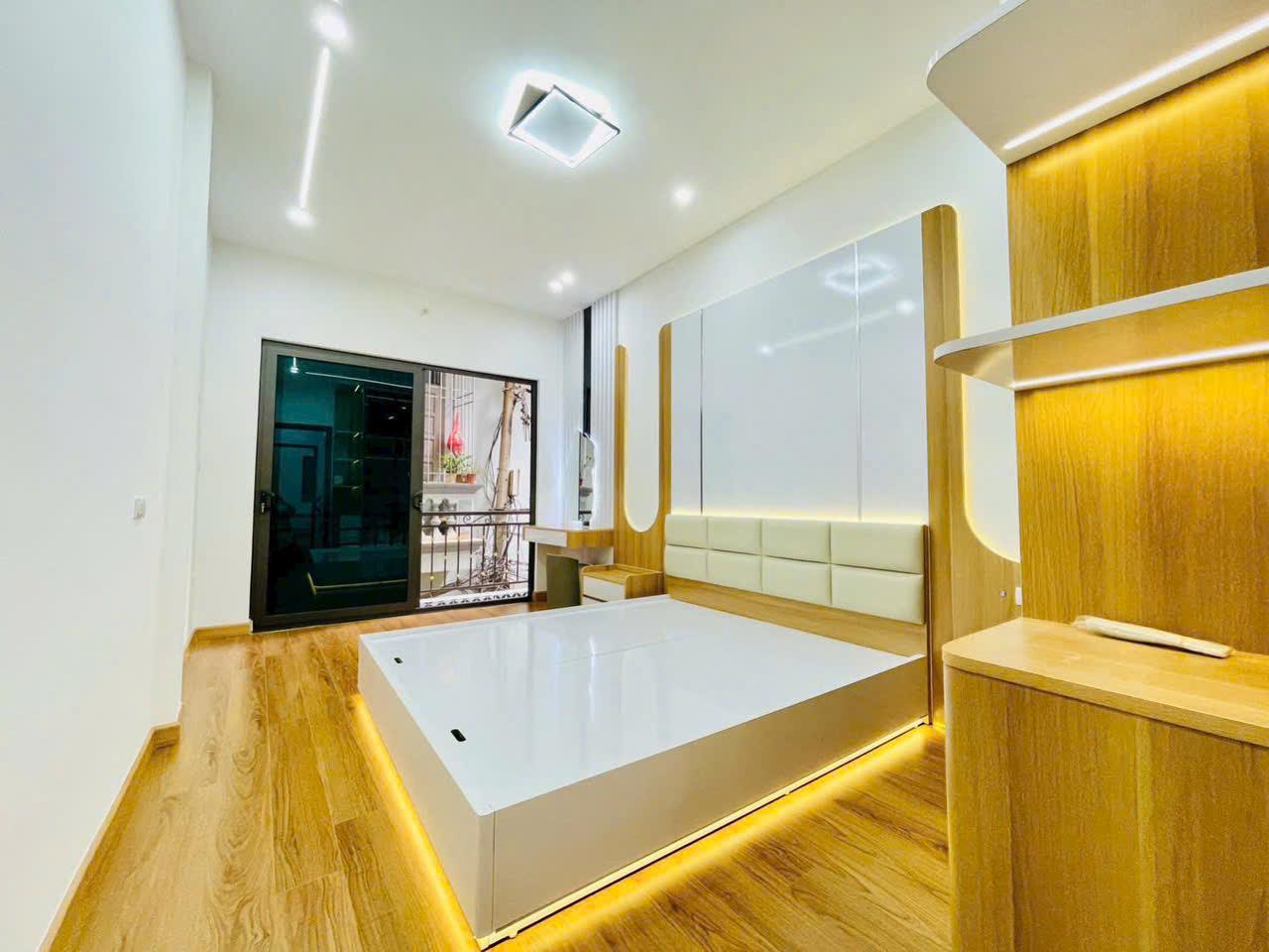 Nhà Thanh Xuân-VF3 đỗ cửa- vài bước ta vành đai 2.5 -Nhà 2 mặt ngõ - tặng hết nội thất- nhiều phòng 16021440