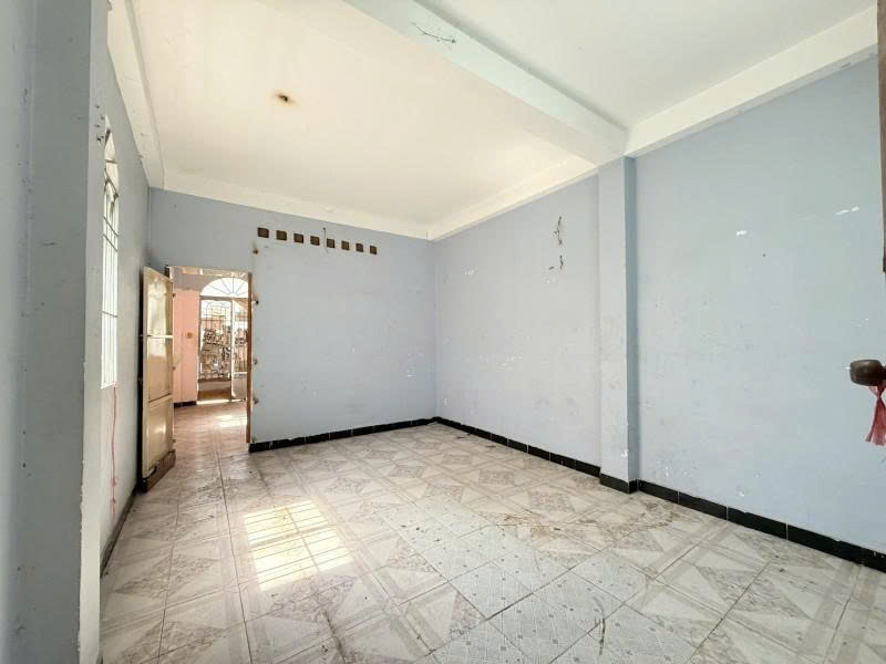 Bán nhà lô góc - Hẻm 6m Trường Chinh - gần Tân Hải, 4x18m, 3 Tầng, 5PN, Sổ A4, 9,3 Tỷ. 16021467