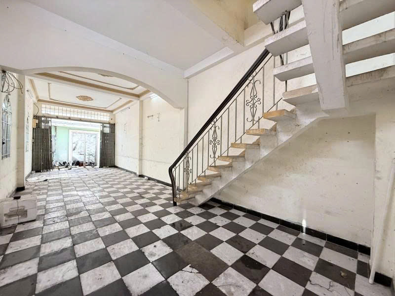 Bán nhà lô góc - Hẻm 6m Trường Chinh - gần Tân Hải, 4x18m, 3 Tầng, 5PN, Sổ A4, 9,3 Tỷ. 16021467