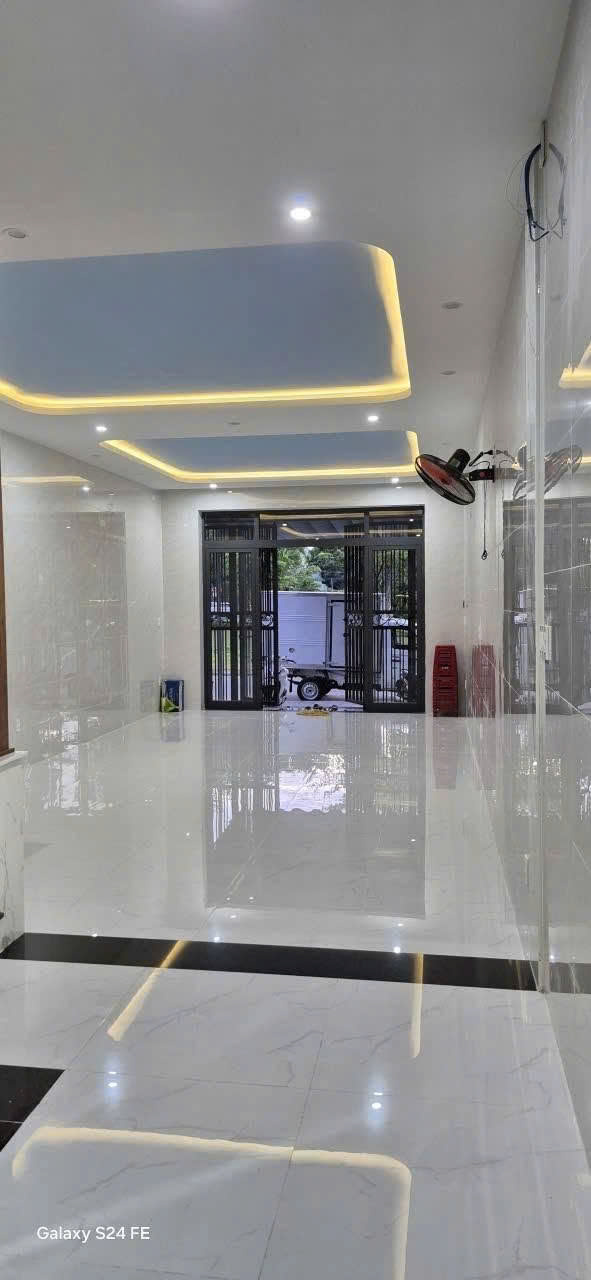 CHO THUÊ NHÀ NGUYÊN CĂN 3 TẦNG MỚI XÂY – HÒA TIẾN, ĐÀ NẴNG Mặt tiền đường 605 Có thể thuê nguyên 16021622