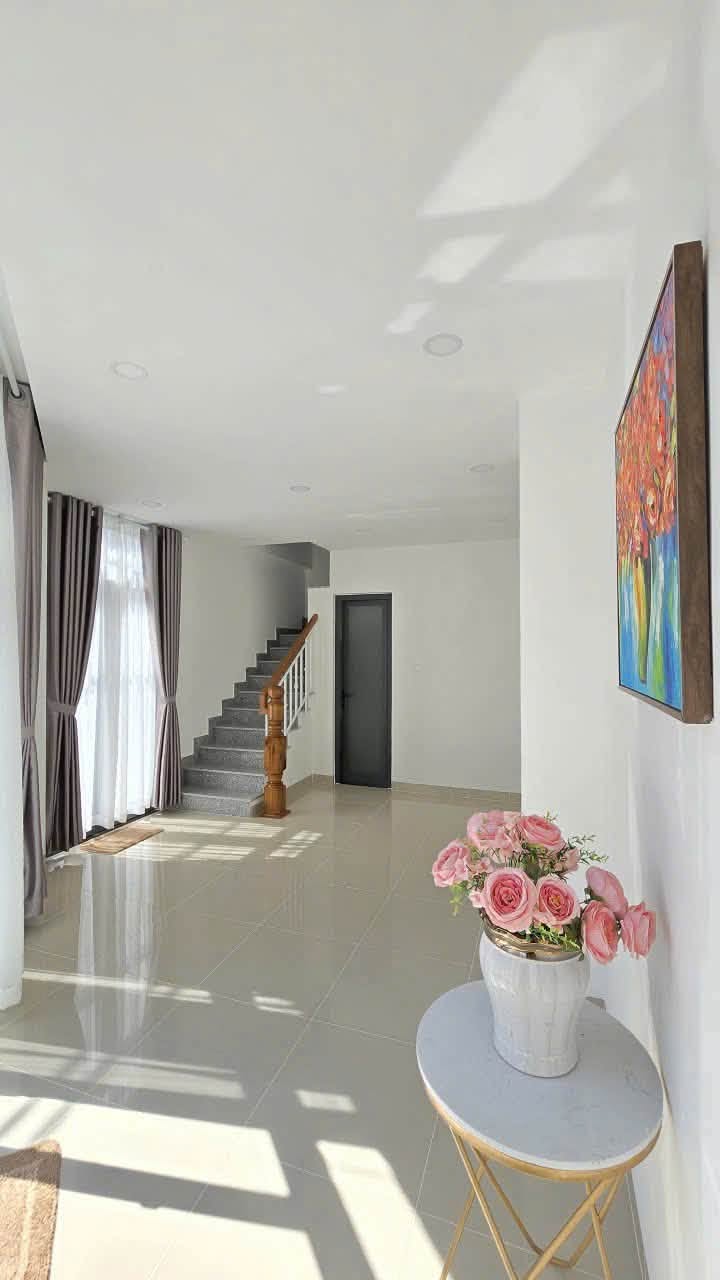 Siêu Phẩm Nhà Đẹp Căn Góc 2 Mặt Tiền Vị Trí Đẹp Trung Tâm - Giá 8,5 Tỷ - Tp Nha Trang 16021718