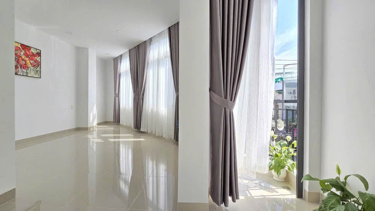 Siêu Phẩm Nhà Đẹp Căn Góc 2 Mặt Tiền Vị Trí Đẹp Trung Tâm - Giá 8,5 Tỷ - Tp Nha Trang 16021718