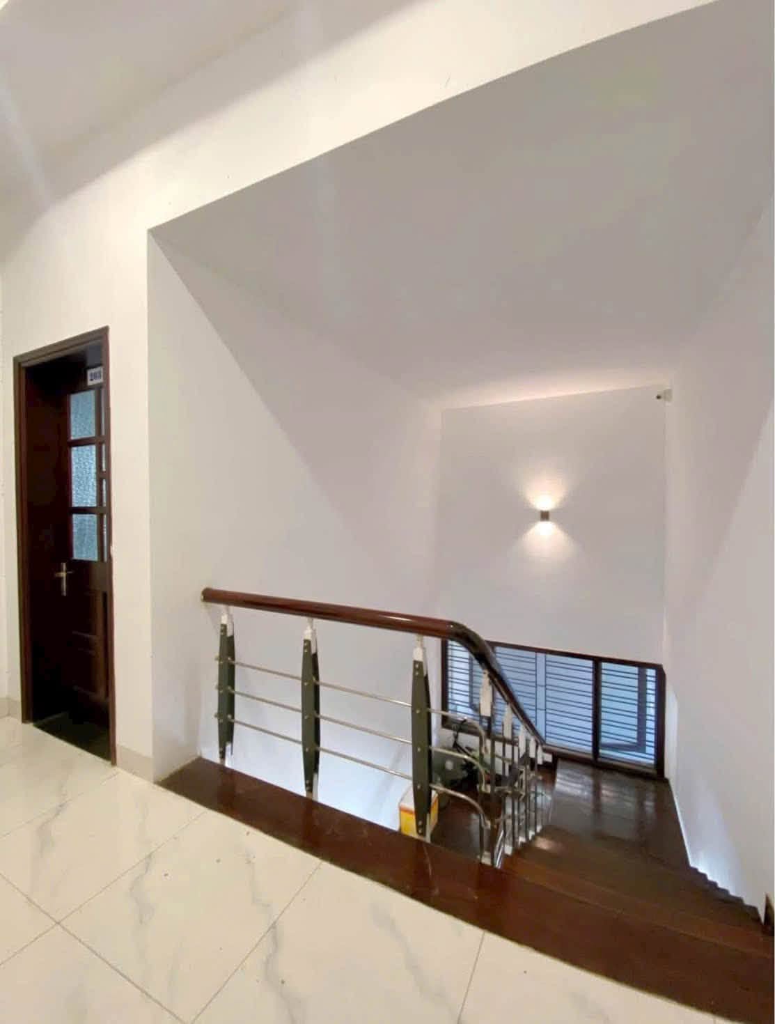 Cần bán Villas – Trưng Nữ Vương, Hải Châu, Đà Nẵng
Dòng tiền sẵn: 30 triệu/tháng
DT: 286m², ngang 16021836