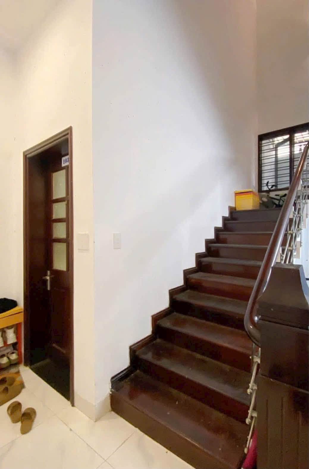 Cần bán Villas – Trưng Nữ Vương, Hải Châu, Đà Nẵng
Dòng tiền sẵn: 30 triệu/tháng
DT: 286m², ngang 16021836