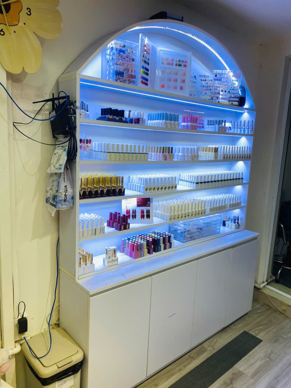 SANG NHƯỢNG TIỆM NAIL – MI – GỘI ĐẦU ĐẦY ĐỦ NỘI THẤT, VÀO KINH DOANH NGAY 16021857