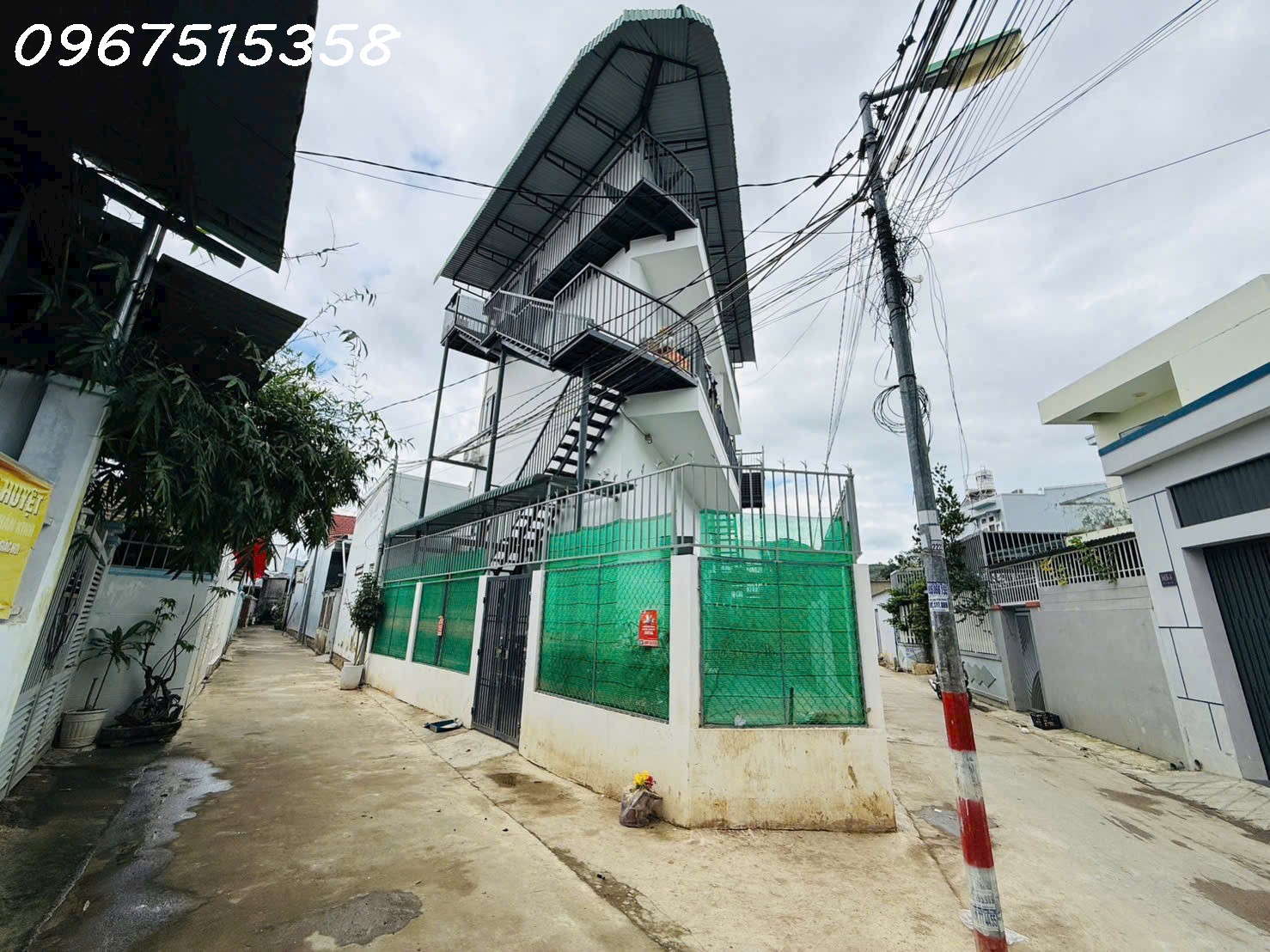 nhà tại Vĩnh Ngọc góc 2 mặt tiền 3 tầng ngang gân 16m sẵn 6 phòng trọ thu 15tr/tháng 16021878
