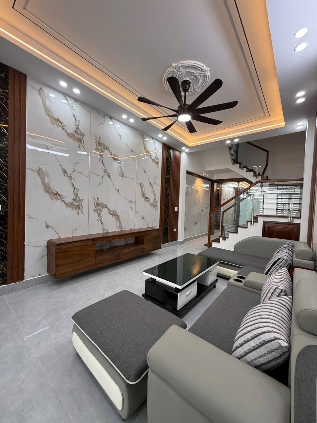 Bán nhà 3.5 tầng ngõ phố Nguyễn Chí Thanh, ph Tân Bình, TP HD, 70m2, mt 4m, 3 ngủ, 3.x tỷ 16021951