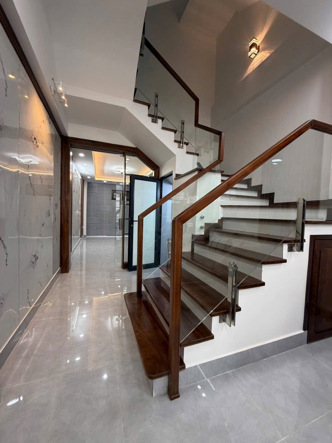 Bán nhà 3.5 tầng ngõ phố Nguyễn Chí Thanh, ph Tân Bình, TP HD, 70m2, mt 4m, 3 ngủ, 3.x tỷ 16021951