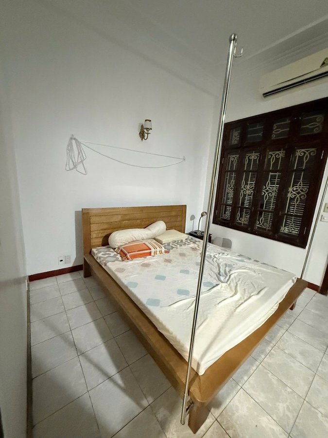 Bán Nhà Nguyên Hồng. Đống Đa. Ô Tô. DT 70m2. MT 6.5m. 5 Tầng. Giá 31.2 Tỷ. 16021964