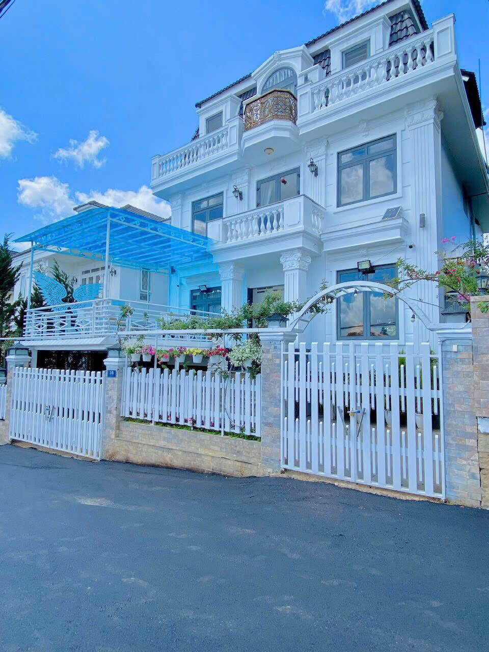 Cho thuê villa 7 phòng ngủ, full nội thất có gara ô tô giá 28 triệu đường Ngô Tất Tố Đà Lạt Lâm Đồng 16022021