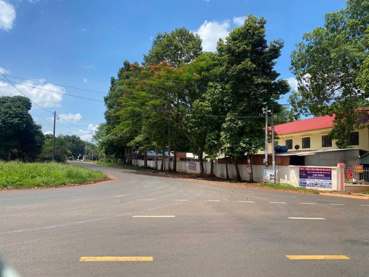 KẸT TIỀN CẦN BÁN GẤP LÔ ĐẤT MẶT TIỀN ĐƯỜNG NHỰA 450M2 CÓ THỔ CƯ XÂY TỰ DO 16022026