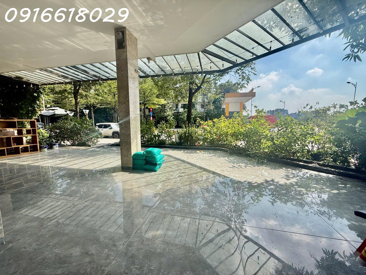 Cho thuê NR view đẹp tại Vinhomes Thăng Long, 40 triệu, 220m2, 6PN, 7WC, 4 tầng 16022073