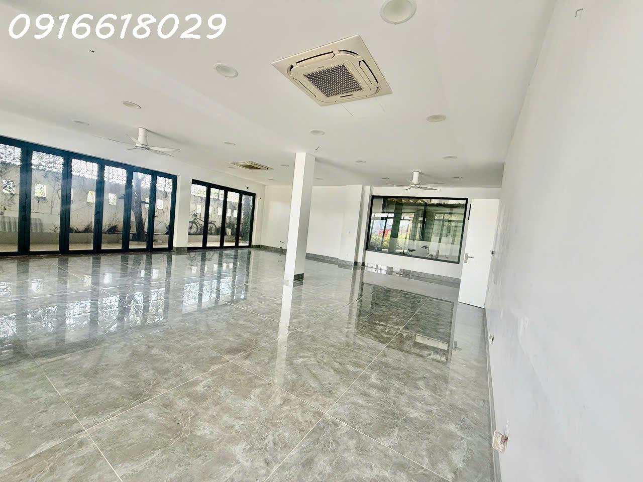 Cho thuê NR view đẹp tại Vinhomes Thăng Long, 40 triệu, 220m2, 6PN, 7WC, 4 tầng 16022073