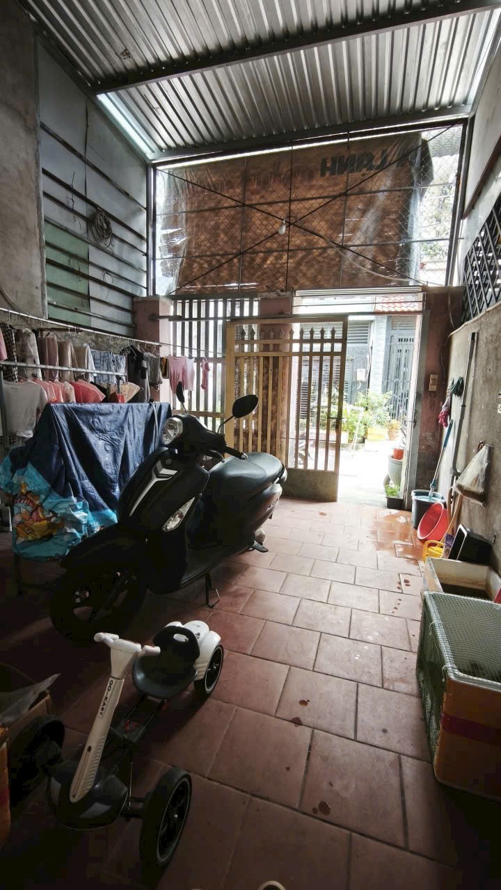 GIÁ TỐT- Cần Bán Nhanh Căn Nhà  Cấp 4 Gác Lửng Vị Trí Tại Phường Long Trường, Quận 9, TP HCM 16022083